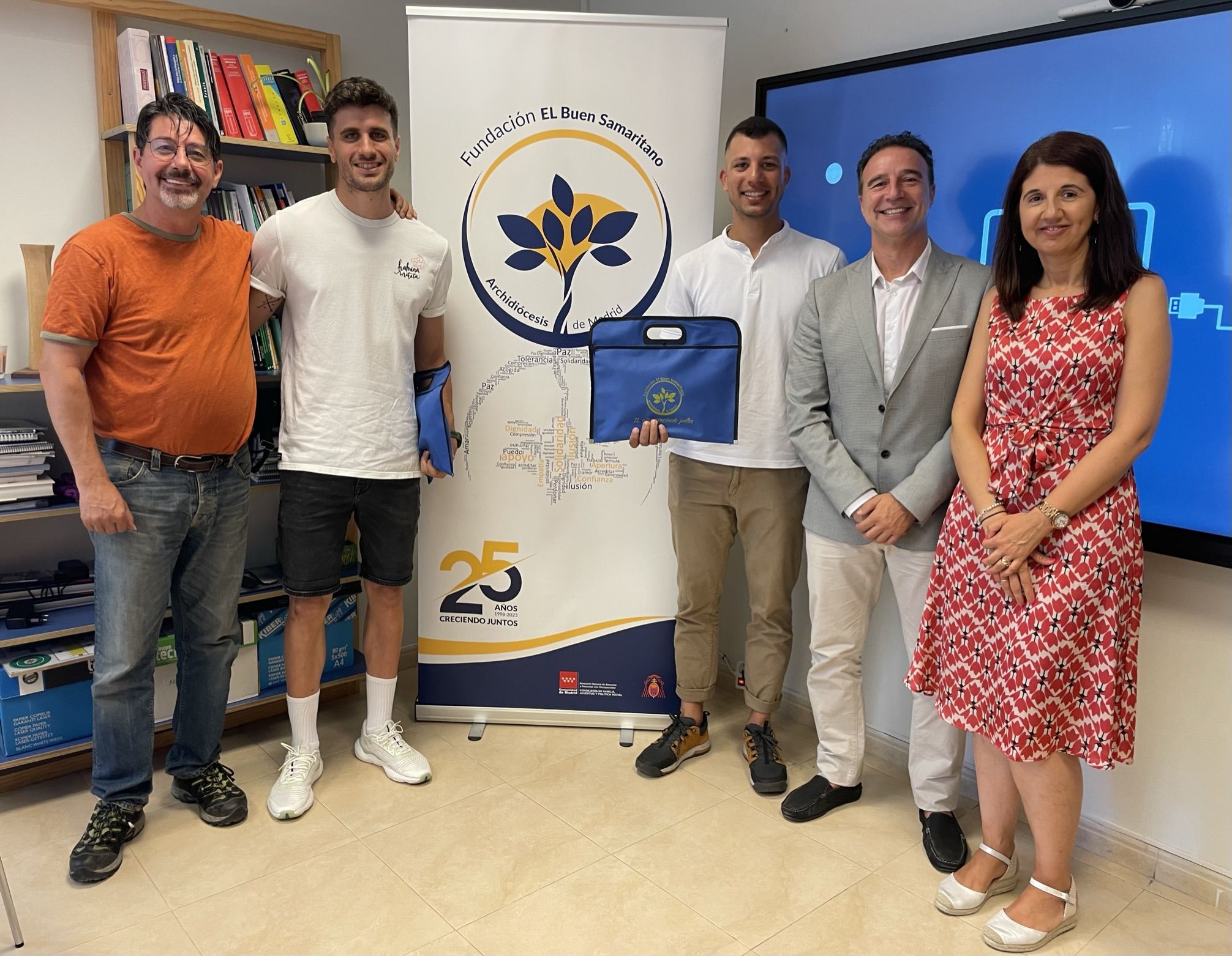 Visita al proyecto Rebicicla de responsables de Decathlon